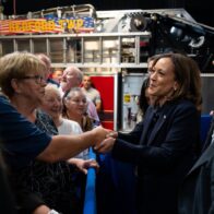 Harris intenta mostrar su lado más real en una maratón mediática