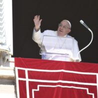 El papa denuncia la "masacre" de niños en las guerras y la destrucción de hospitales