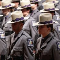 Gobernadora de NY envía tropas de la policía para reforzar combate al crimen en Queens