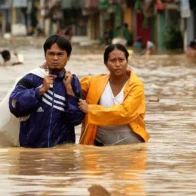Filipinas sufre inundaciones y avalanchas antes de la llegada de la tormenta Trami
