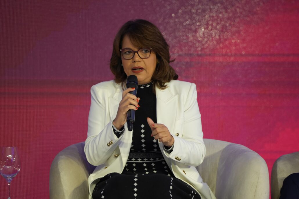 Economista Mercedes Carrasco: "La propuesta de reforma fiscal es regresiva, agresiva y abusiva"