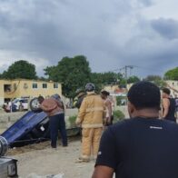 Muere padre y su hija está desaparecida tras caer en un carro a canal de riego en Santiago