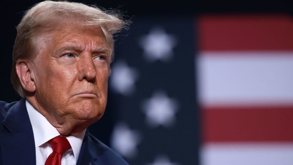 Trump califica la migración ilegal como "invasión de asesinos" en ciudad de mayoría latina