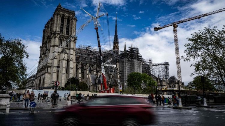 París adaptará el entorno de Notre Dame al cambio climático: "Es el reto del siglo"