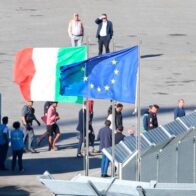 Llegan a Italia los 12 migrantes que el Gobierno de Meloni mantenía retenidos en Albania