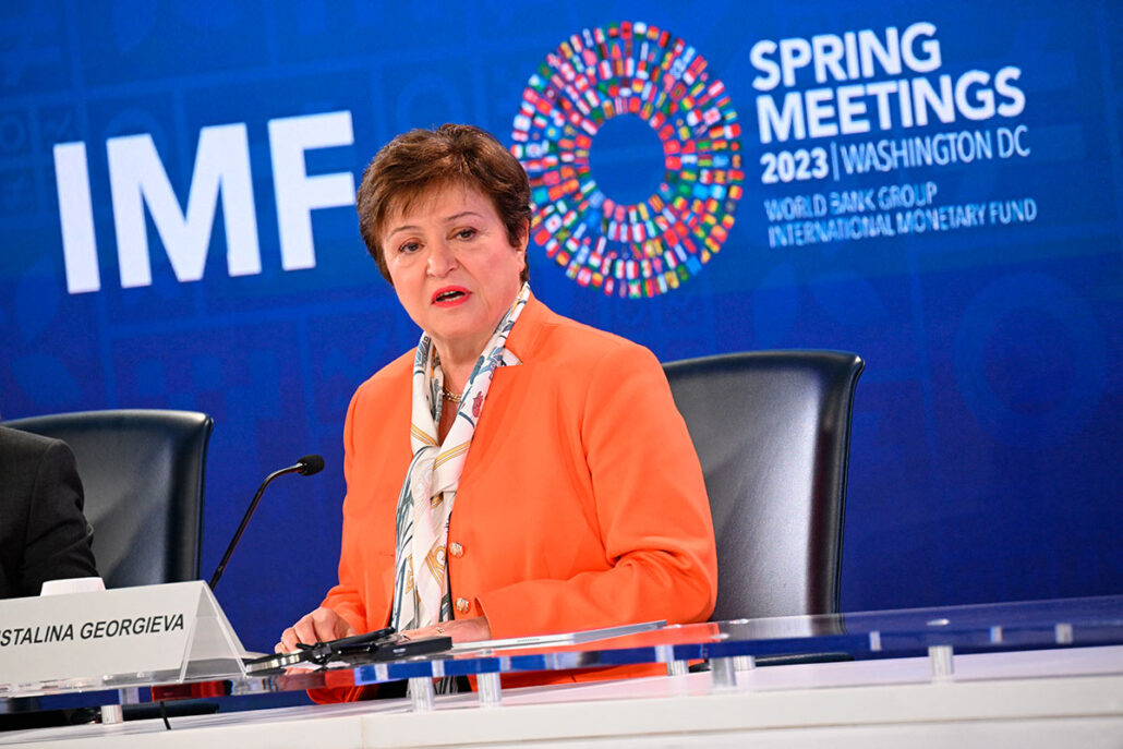 El FMI alerta de "un futuro difícil" de bajo crecimiento y elevada deuda
