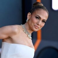 Jennifer López dice estar "emocionada" con su soltería