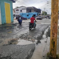 Ciudadanos de Pimentel exigen la reparación de calles en mal estado