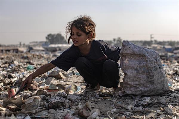 La ONU advierte que el peligro de hambruna "es real" en una Gaza donde impera la anarquía