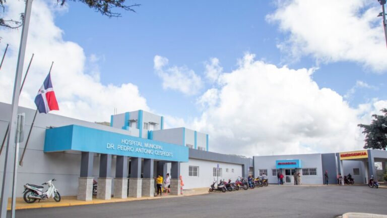 Madre e hija mueren en accidente en la carretera de Constanza