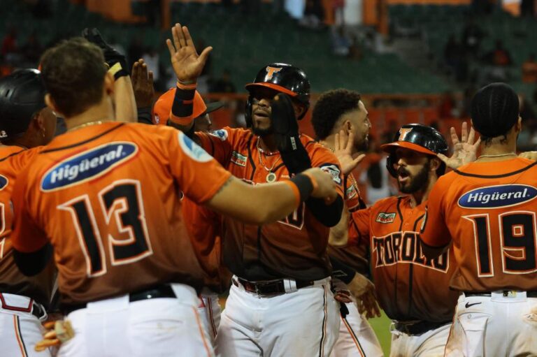 Toros ganan segundo partido para dividir doble cartelera ante Leones 10 | Noticias de hoy en República Dominicana IMG 8630 | Noticias de hoy en De Último Minuto