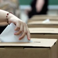 Puertorriqueños comienzan a votar en unas elecciones que se prevén históricas