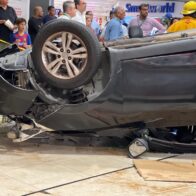 Cae vehículo de Supermercado Nacional e impacta a cuatro personas
