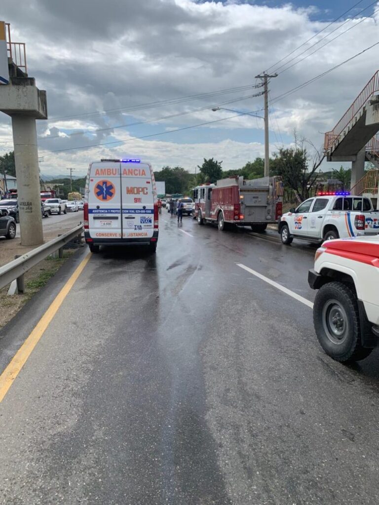 Sistema 911 coordina asistencia en accidente múltiple en Navarrete 4 | Noticias de hoy en República Dominicana WhatsApp Image 2024 11 07 at 2.33.45 PM | Noticias de hoy en De Último Minuto