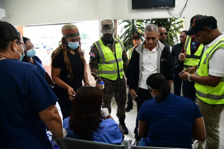 INTRANT realiza pruebas de drogas y alcohol de a conductores del KM.9 de la Autopista Duarte