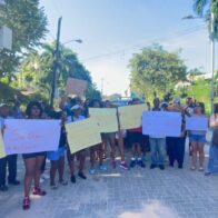 Residentes de Las Galeras y extranjeros marchan por falta de agua potable