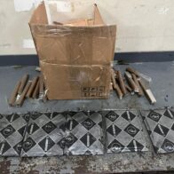 Ocupan cinco láminas de cocaína camufladas en cajas de tabacos