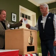 Trump y Harris empatan en Dixville Notch, el primer pueblo en votar en EE.UU.