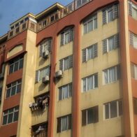 Los talibanes prohíben las ventanas con vistas a casas vecinas en las que vivan mujeres