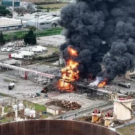 Varios heridos graves tras una fuerte explosión en una refinería en Italia