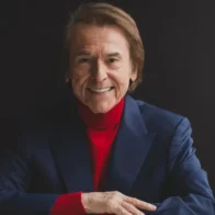 El cantante español Raphael seguirá hospitalizado para "un par de pruebas" pendientes