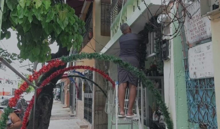 Barrios de Santo Domingo se visten de navidad con creatividad y tradición