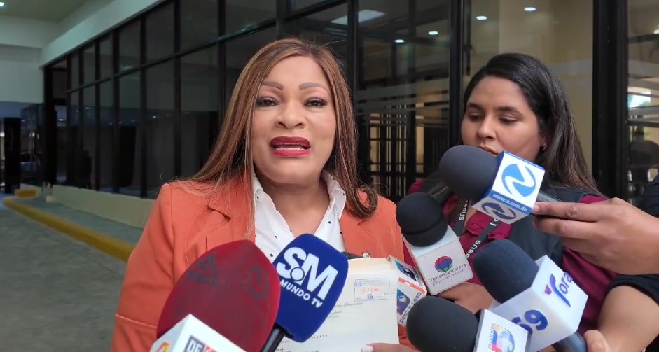 Diputada del PRM propone instituir el "Día Nacional de Acción de Gracias, Oraciones, Ayuno y el Perdón" en RD