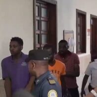 Tres meses de prisión preventiva para haitianos que hirieron a agente durante operativo en Piantini