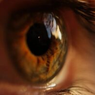 Hong Kong presenta IA que diagnostica enfermedades oculares con mayor certeza que médicos