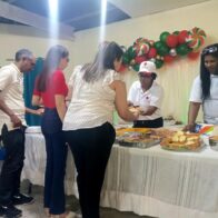 Cruz Roja de SDO celebra su tradicional cena de navideña