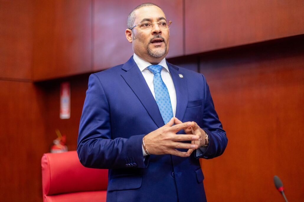 Senador Eduard Espiritusanto somete proyecto de ley de control y regulación de insumos de fentanilo