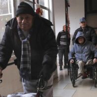 Adultos mayores de EEUU son abandonados en asilos de frontera con México en plena Navidad