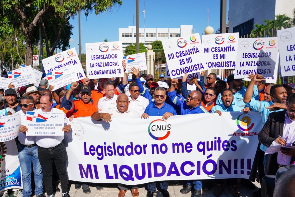 Sindicatos de trabajadores llaman a legisladores a aprobar Reforma Laboral "como fue consensuada"