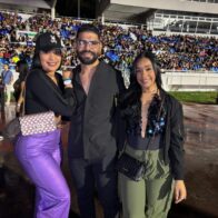 Con brillo y estilo mariachi: Llegan fanáticos para despedir la gira de Ana Gabriel