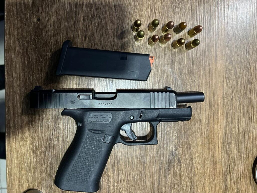 Desmantelan punto de drogas y ocupa pistola sin documentos en Navarrete en Santiago