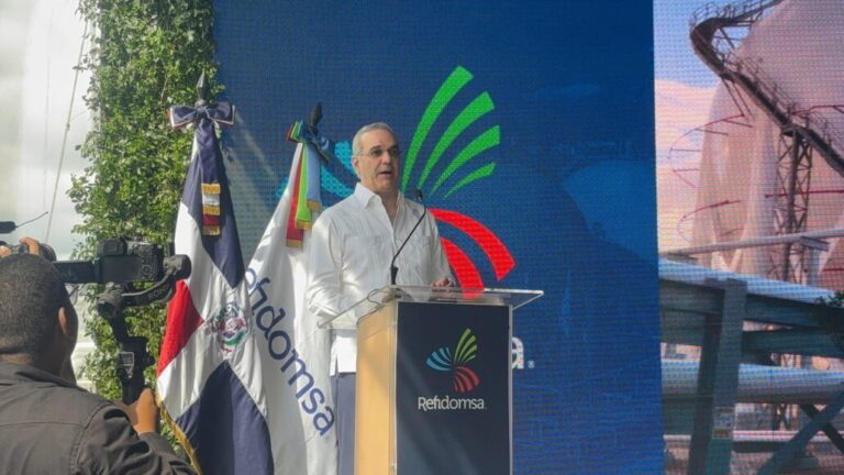 Abinader destaca la importancia de las cuatro nuevas esferas de barriles de GLP de Refidomsa