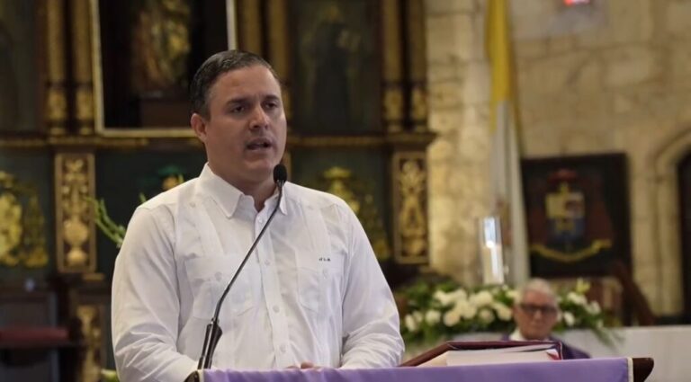 Autoridad Portuaria Dominicana realiza ofrenda floral y misa en conmemoración de su 54 aniversario