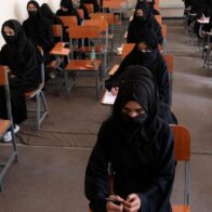 Los talibanes impiden a mujeres formarse como matronas o enfermeras