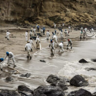 Perú evalúa declarar emergencia ambiental en zona marítima afectada por derrame de crudo