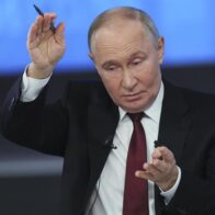 Putin dice que Rusia firmará acuerdos de paz sólo con las autoridades legítimas de Ucrania
