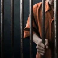 Cadena perpetua para hombre que mató su hija de dos meses tras arrojarla desde un balcón