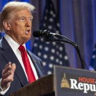 Trump ordena imponer aranceles del 25 % a Colombia por rechazar dos vuelos de deportación