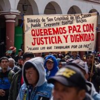Miles de indígenas marchan en frontera sur de México ante inseguridad y violencia