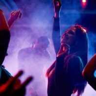 Proponen en Rusia resucitar las discotecas escolares para animar a jóvenes a casarse