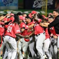 Leonel Fernández felicita a los Leones del Escogido por su campeonato