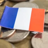 El PIB francés retrocedió un 0,1 % en el cuarto trimestre y creció un 1,1 % en 2024