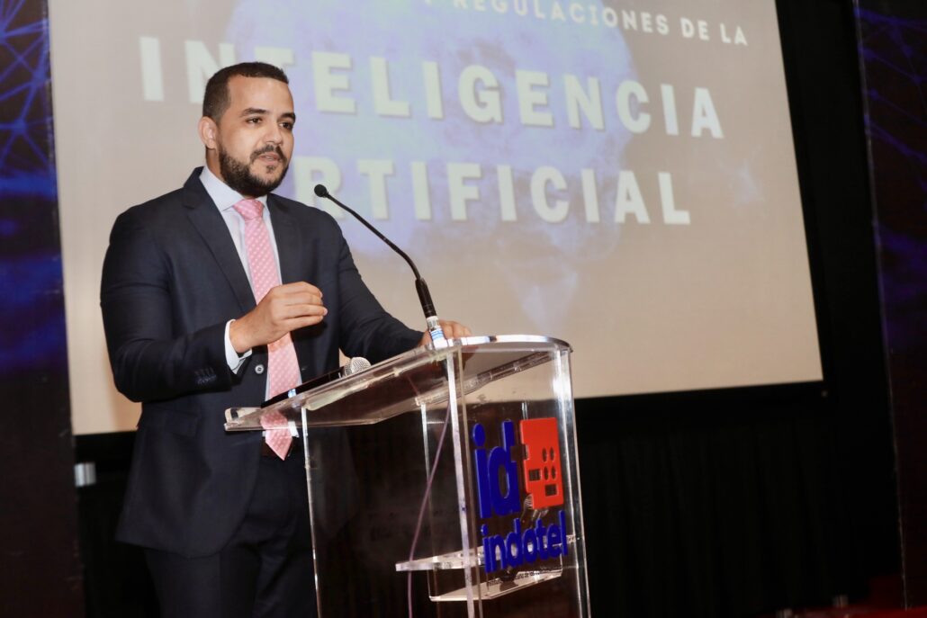 Juan Liranzo, director de Gestión Humana del INDOTEL.
