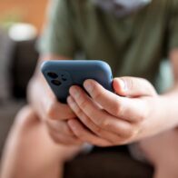 Debate sobre verificaciones de edad para contenido adulto divide a EEUU