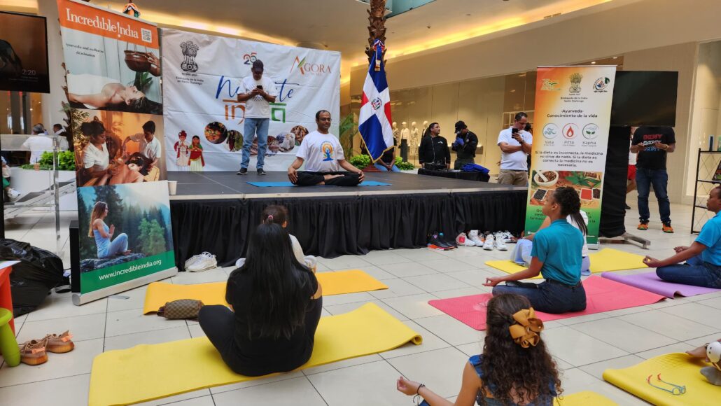 Hogar Crea Dominicana y la Embajada de la India