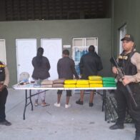 DNCD confisca 15 pacas presumiblemente marihuana y apresan tres personas